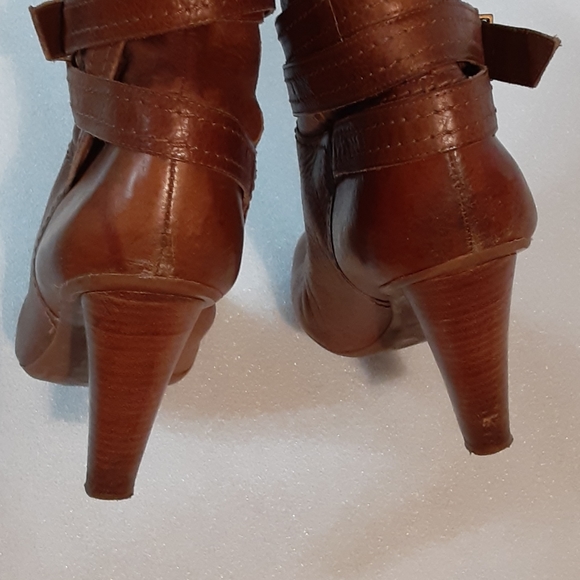 Women's size 9 "BCB Girls" brown leather boots - Picture 9 of 16